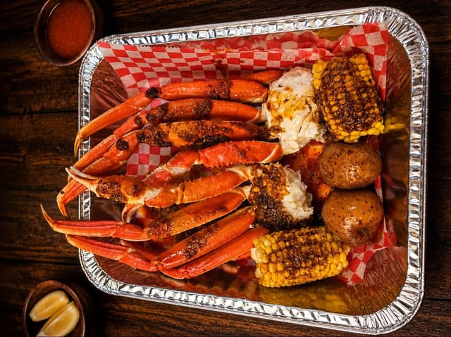 Snow Crab Legs (1/2 Lb).