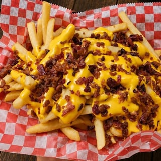 Loaded Cheese Fries / Basket De Papas Fritas Con Queso Y Tocino