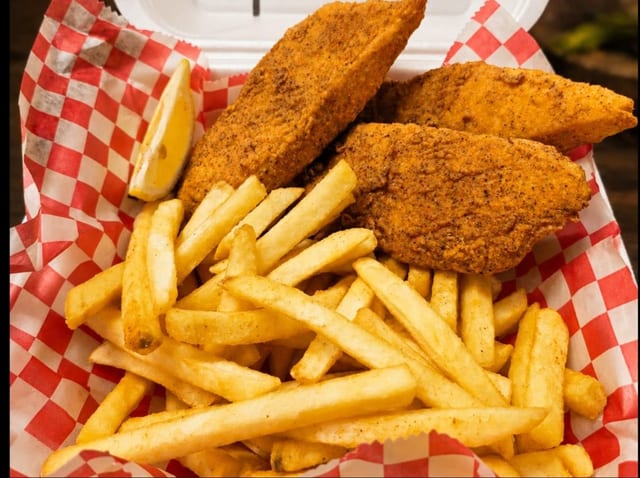 Fried Fish Basket/fries(3 Pc).