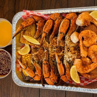 Blue Crab Large Steam (3 Pc) + 1/2 Lb Shrimp